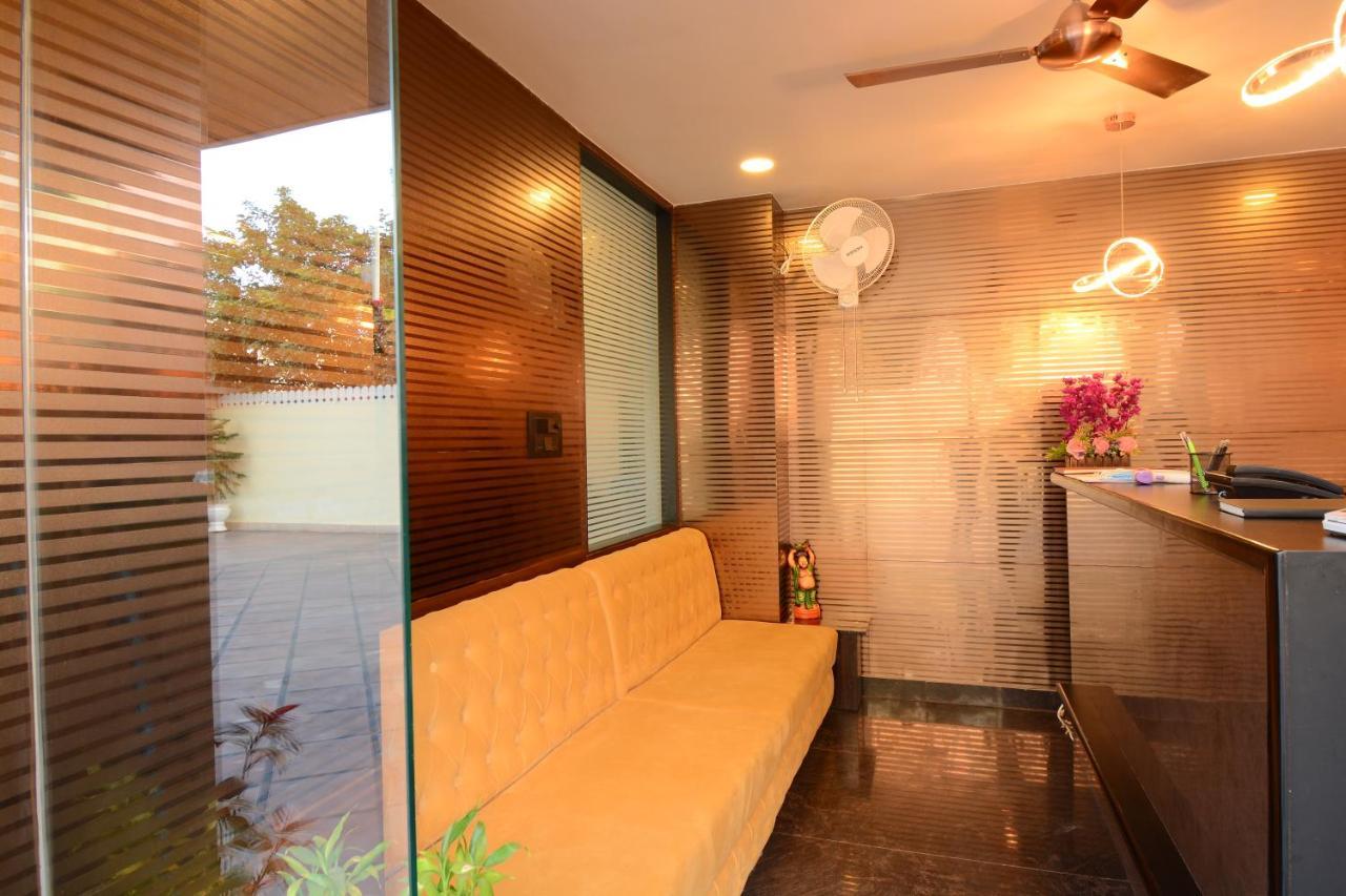 Hotel Grand Lotus Inn ชัยปุระ ภายนอก รูปภาพ
