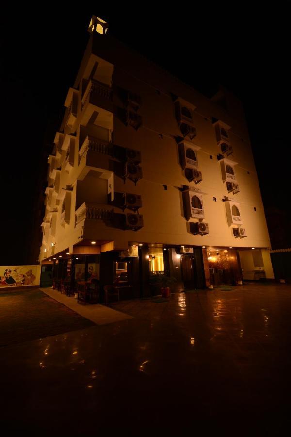 Hotel Grand Lotus Inn ชัยปุระ ภายนอก รูปภาพ