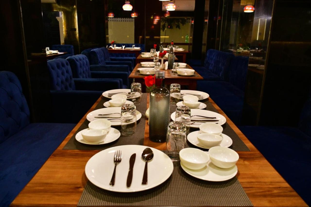 Hotel Grand Lotus Inn ชัยปุระ ภายนอก รูปภาพ