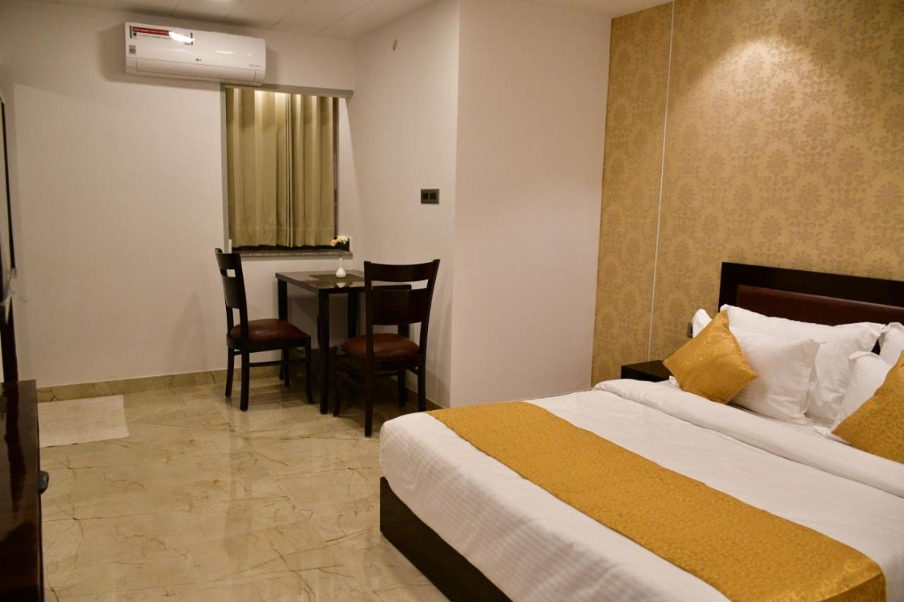 Hotel Grand Lotus Inn ชัยปุระ ภายนอก รูปภาพ